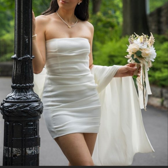 Kincade Bow Train Body Con Mini Dress - Size Small - Picture 1 of 4